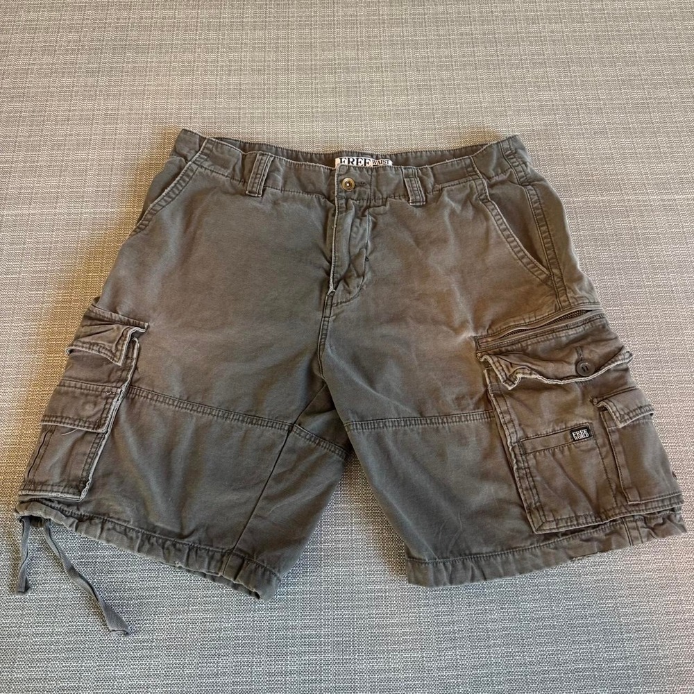 Free World khaki green cargo shorts men's size 36